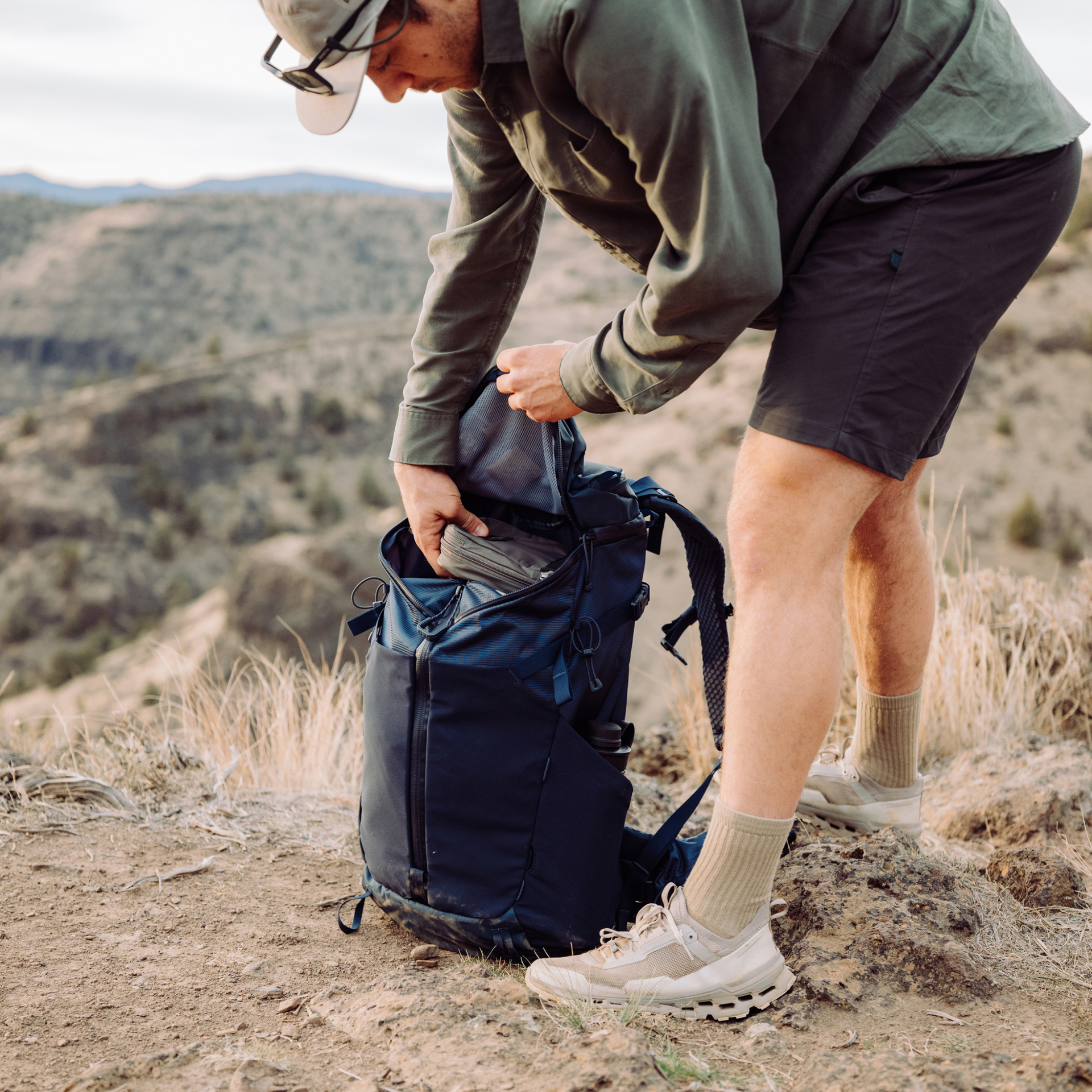 40L Men's Hiking Pack, Classic Navy, large
